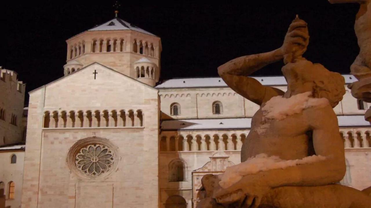Interno 77 Di Tss' - Appartamento Soleggiato Con Ampie Finestre & Internet Veloce Con Fibra - Perfetto Per Coppie Trento Bagian luar foto